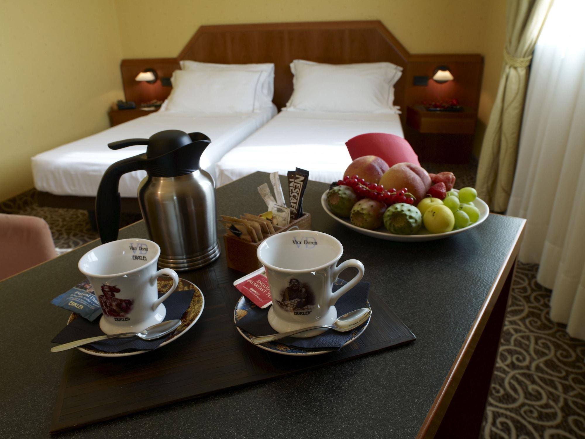 Hotel Montini Linate Airport Peschiera Borromeo Extérieur photo